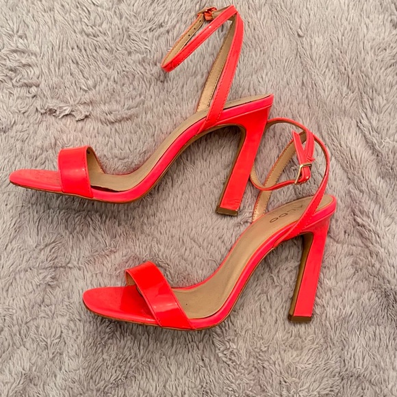 Hot pink/coral scrappy heels - Picture 2 of 4